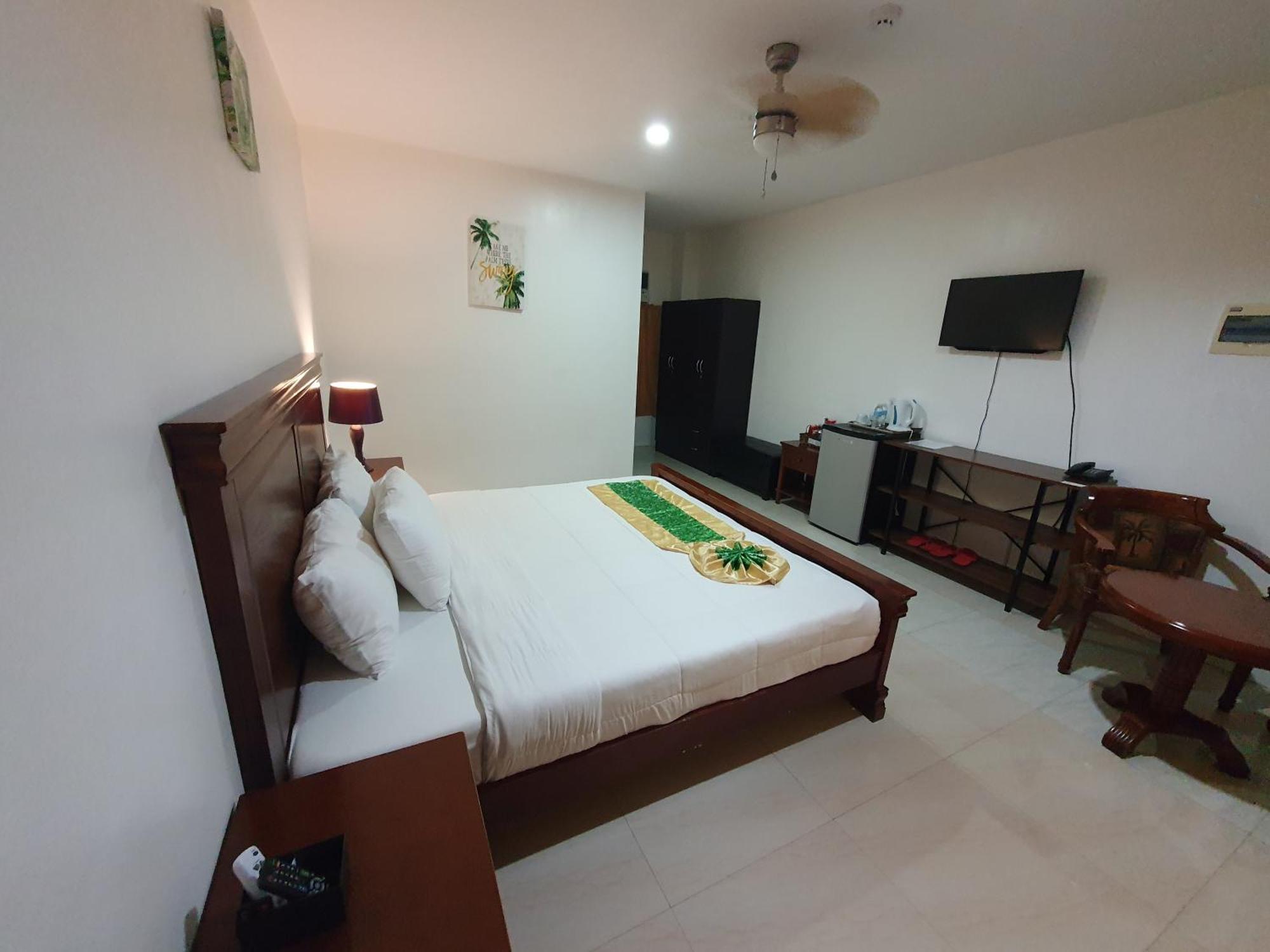 Queen Room with Pool View